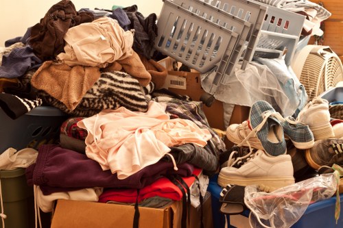 Tips for efficient flat clearance in Havering